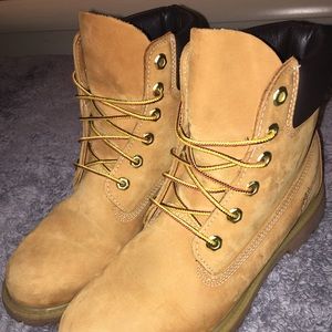 Wheat women's timberlands, like new