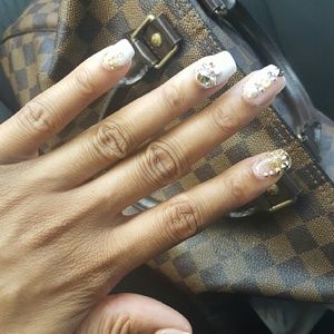 Meet your Posher, Lakia