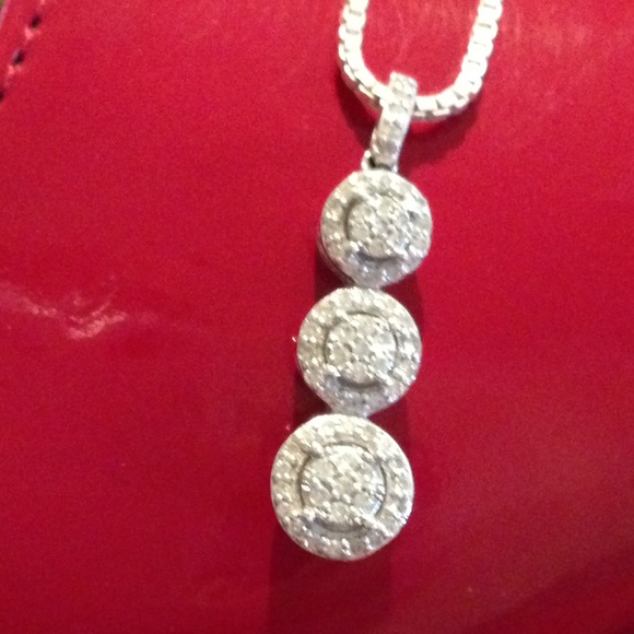 Zales diamond pendant