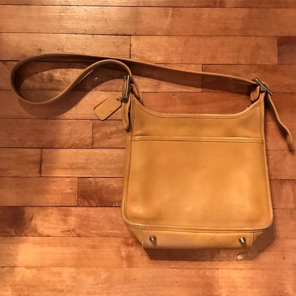Coach Handbags - Coach Legacy Bag - vintage 9966