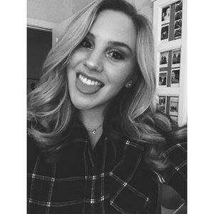 Meet your Posher, Elise