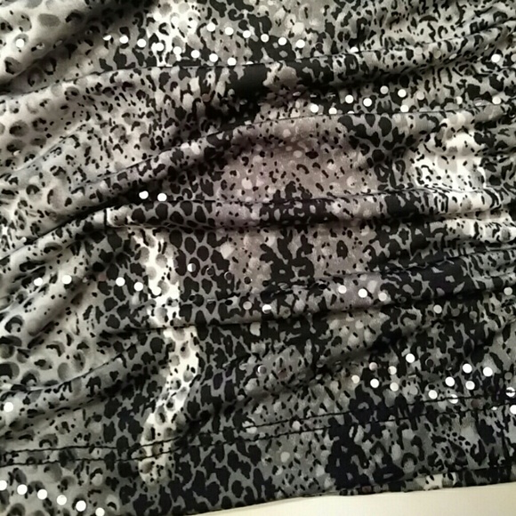 Top - Picture 2 of 2