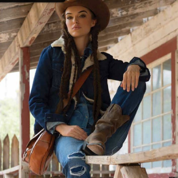 Slouchy style leather cowboy boots!