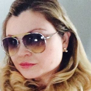 Meet your Posher, Claudia