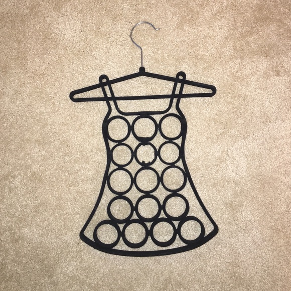 Scarf hanger