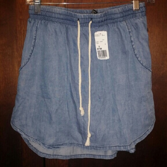 New with tags denim skirt