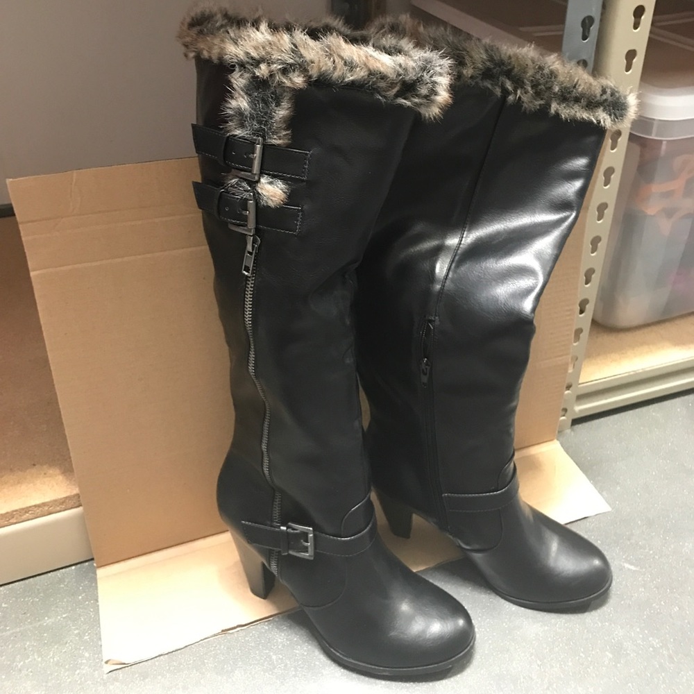 NWT boots!! So cute! - Picture 2 of 2