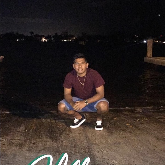 Meet your Posher, Luis - Picture 1 of 1
