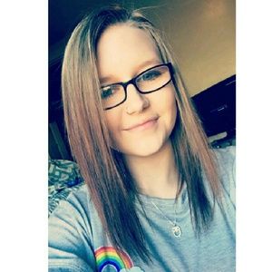 Meet your Posher, Hali