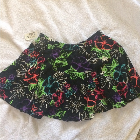 5 for $25–💥NWT PS FROM AEROPOSTALE SKIRT
