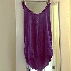 Lululemon tank with scalloped borders.
