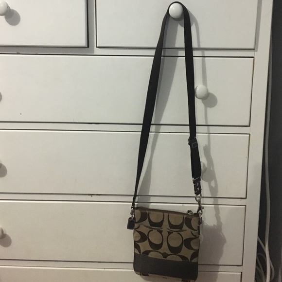 100% authentic Coach cross body - Picture 2 of 2