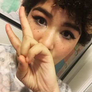 Meet your Posher, Corinna