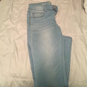 light colored jeggings