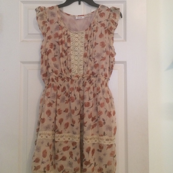 Fun flirty dress 👗