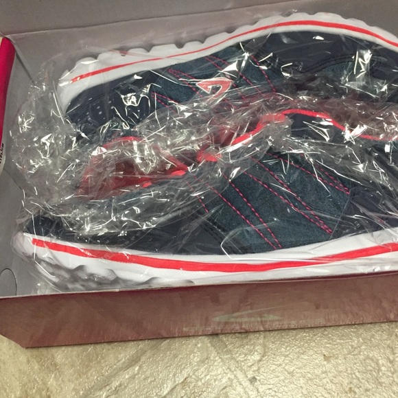 Navy & Coral Zigzag Running Shoe size 6 - Picture 2 of 2