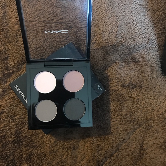 PRICE DROP! Mac interior life eyeshadow quad