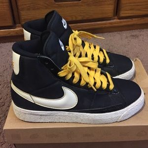High top Nike shoes