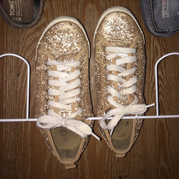 Gold glitter shoes