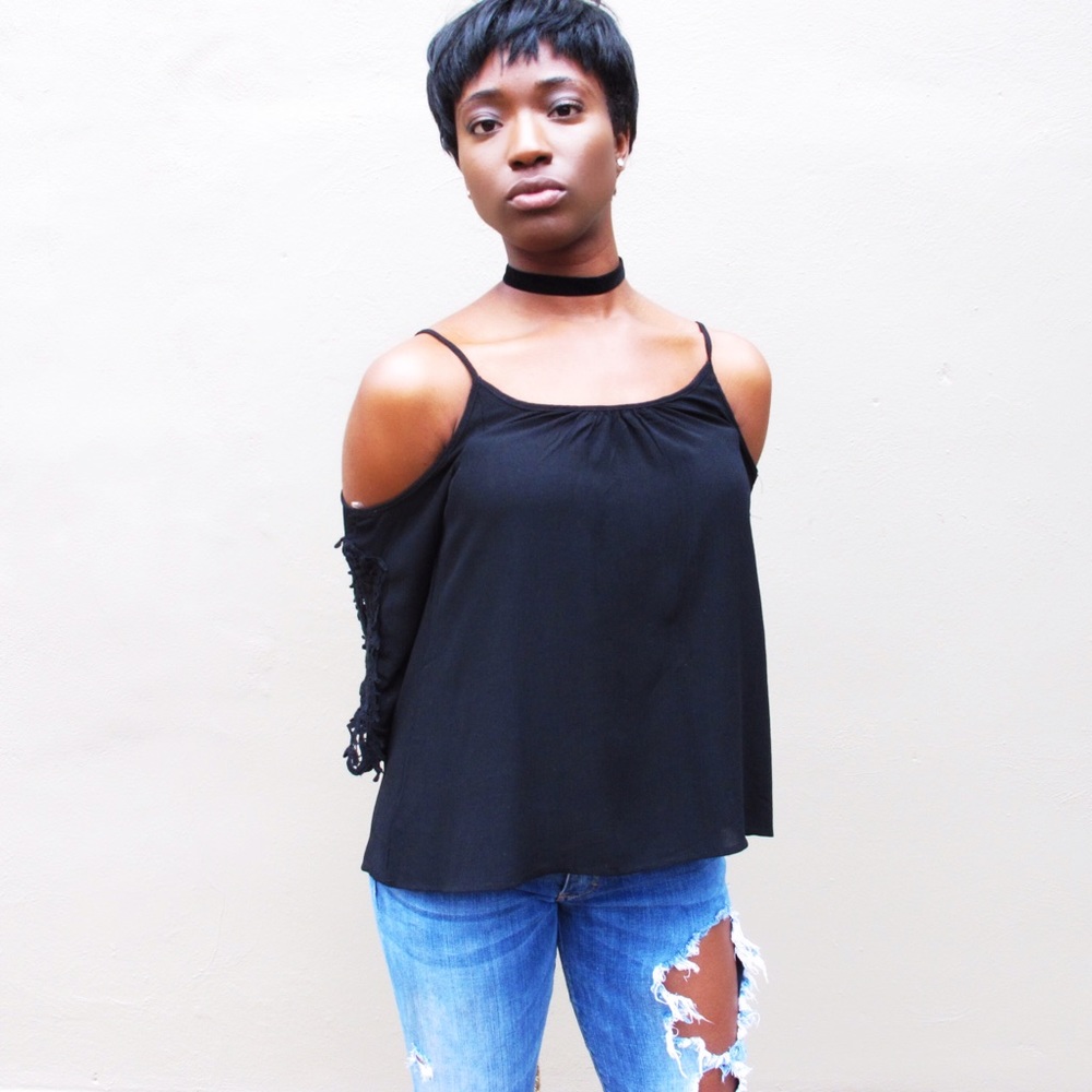 🎉🎈CLEARANCE ✂️💛Cold Shoulder Embroidered Blouse