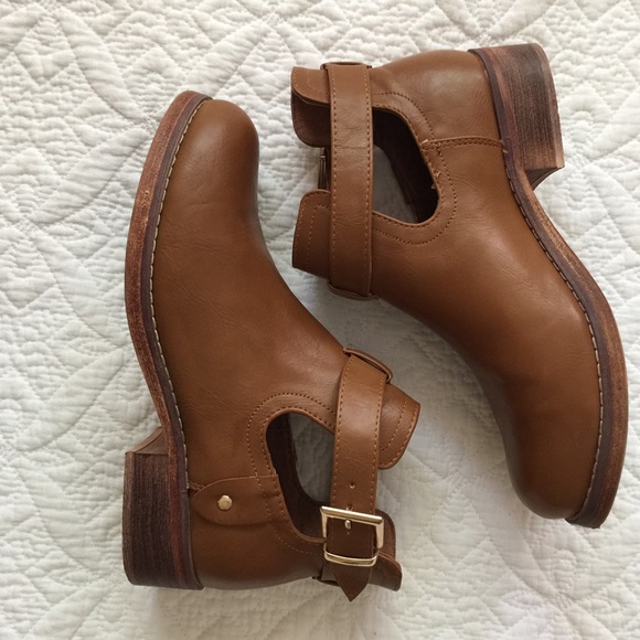 Forever 21 cognac cutout ankle boots