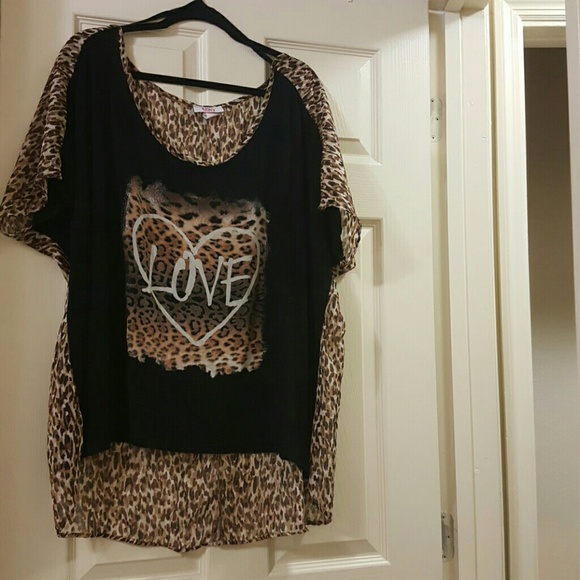 Lucy Diamond high/low shirt.