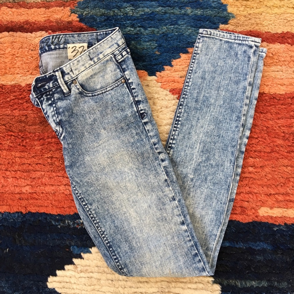Acid wash skinny jeans