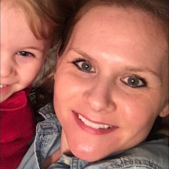 Meet your Posher, Leah