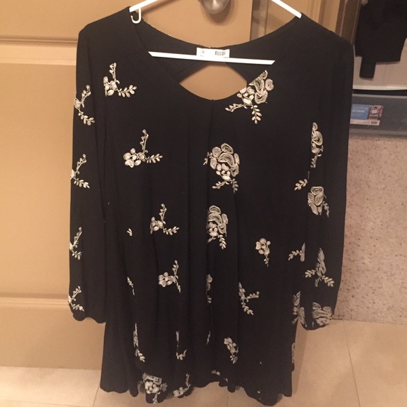 Long sleeve embroidered peasant dress!