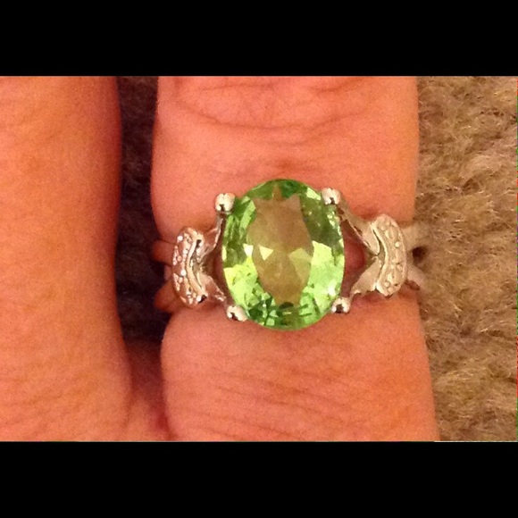 Peridot silver ringπππ»π»π«π«π«π« - Picture 2 of 4