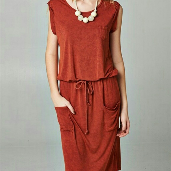 SLEEVELESS POCKET DRESS - Picture 2 of 4