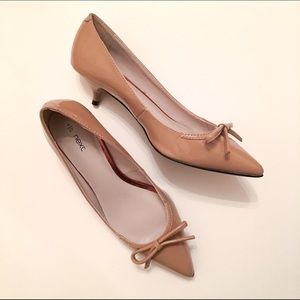 Nude/Tan Pointed Toe Bow Kitten Heels