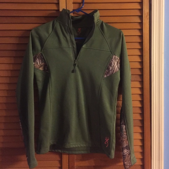 Green, pink & camo Browning pullover - Picture 1 of 3