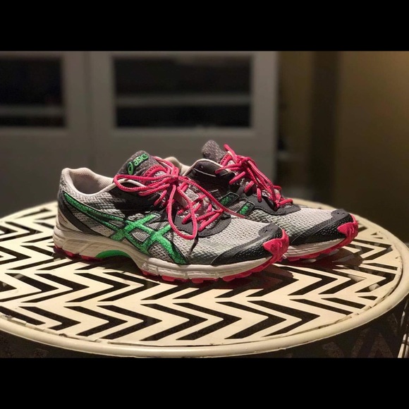 BRAND NEW ASICS