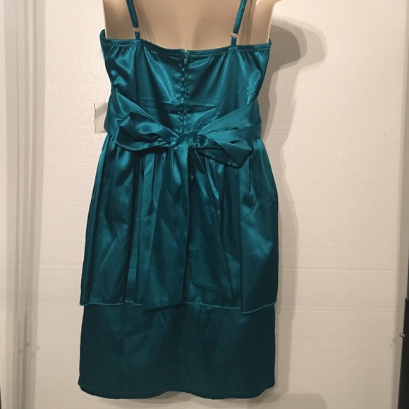 Beautiful Evening Dress - Picture 2 of 4