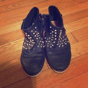 zara 39 short leather boot （looks new）