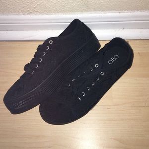 Black lace platform sneakers