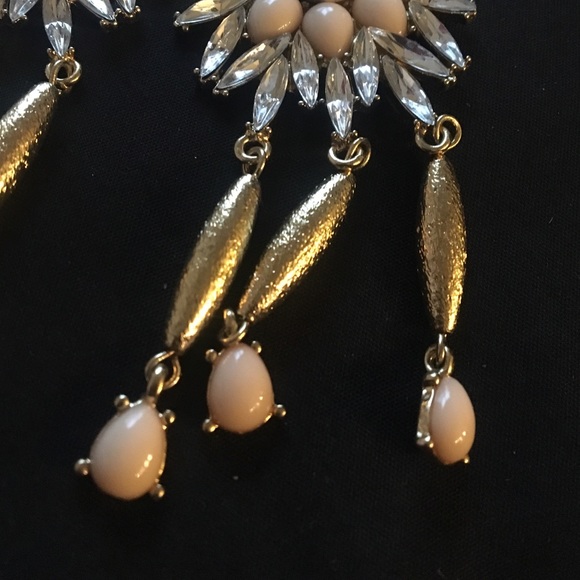 Gold statement earrings - Picture 3 of 4