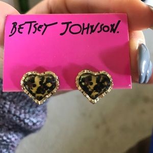 Betsey johnson cheetah heart earrings