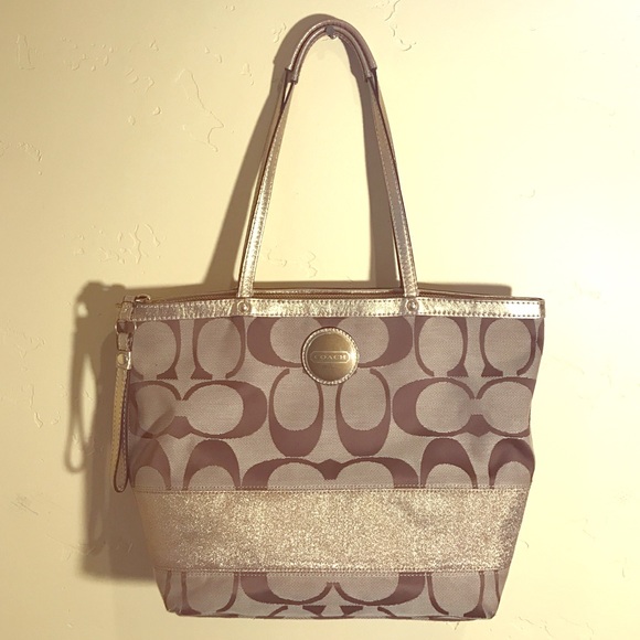 Coach Medium Sized Carry-All Handbag - Picture 1 of 4