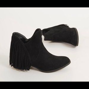 Black fringed booties