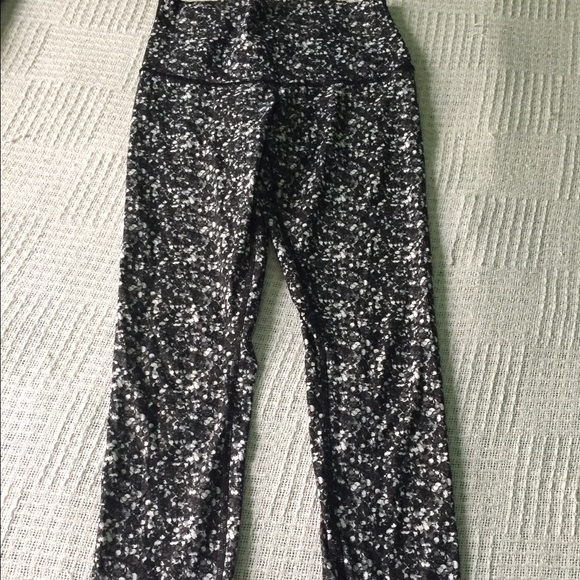 Lululemon Shine Bright Tight. Limited Edition.