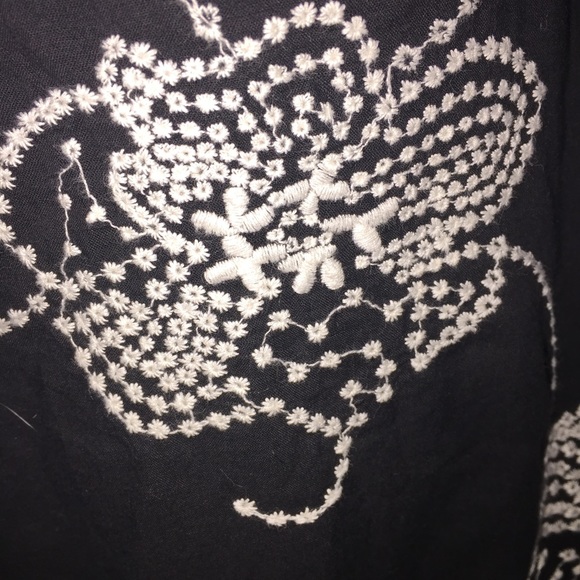 Beautiful embroidered Max Studio Dress Sz M - Picture 3 of 4