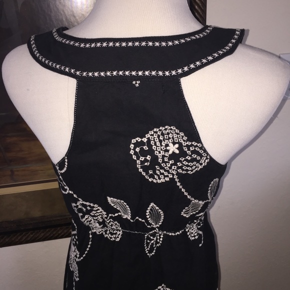 Beautiful embroidered Max Studio Dress Sz M - Picture 4 of 4