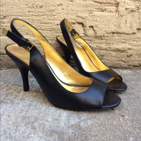 Banana Republic open toed black heels - Picture 2 of 2