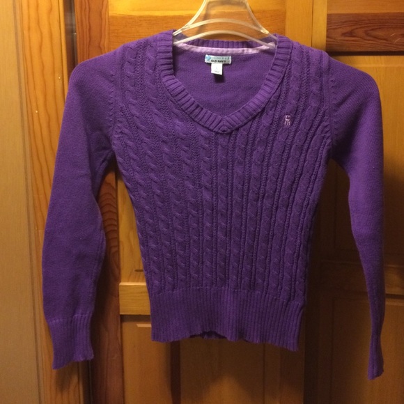 Girls V-neck cable sweater