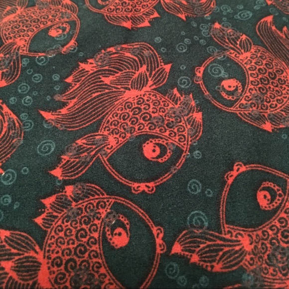 Lularoe TC Goldfish leggings