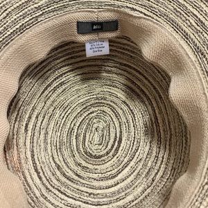 rei packable travel hat