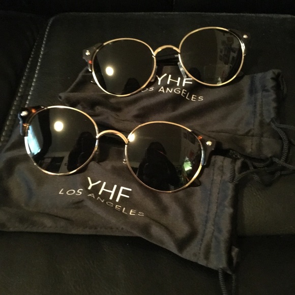 2 pairs of sunglasses YHF Los Angeles