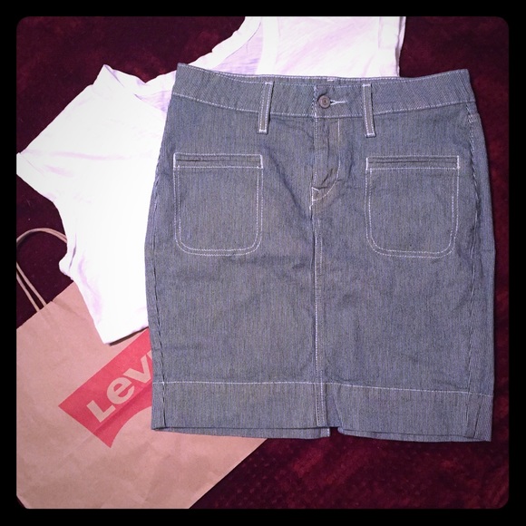 👖Levi's👖Pinstripe Denim Skirt